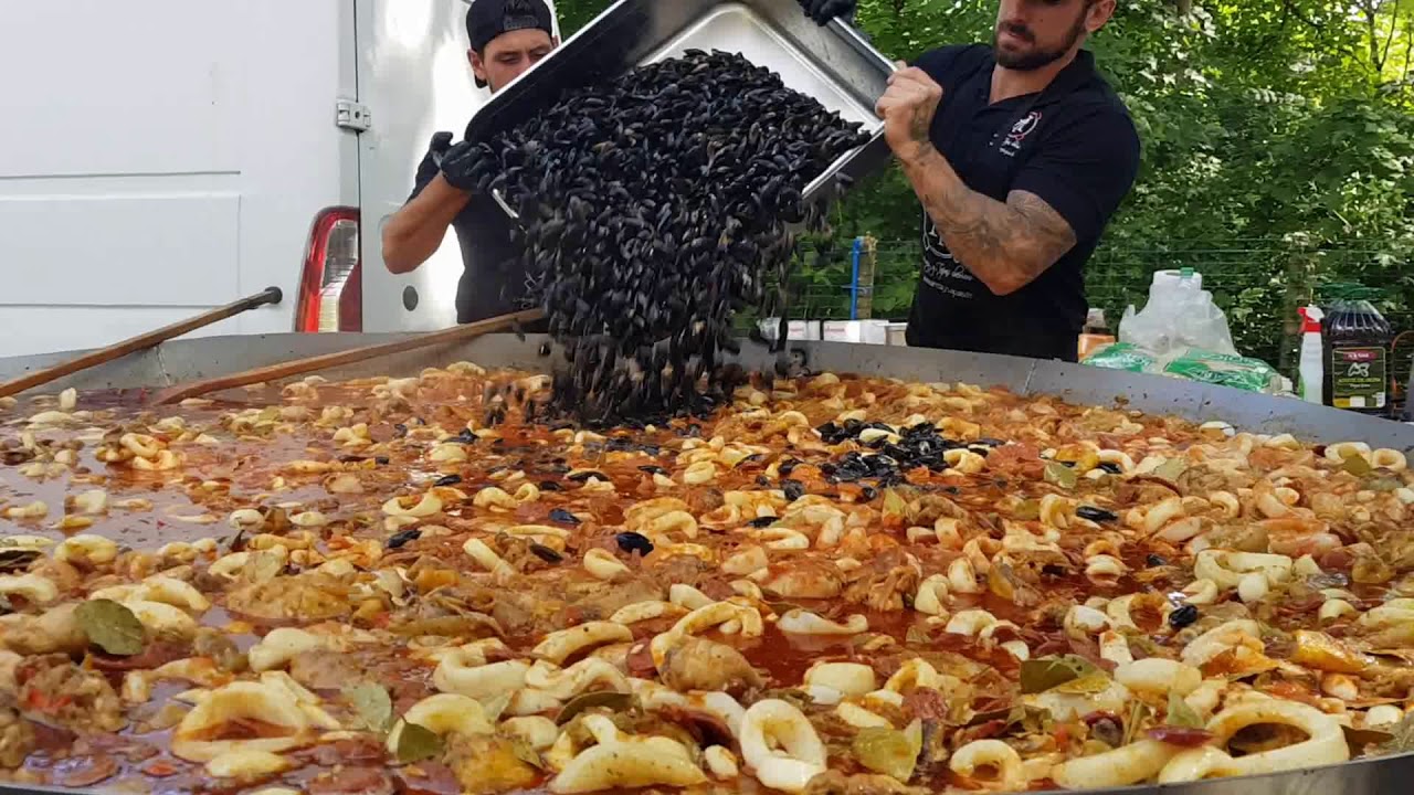 Paella Géante Arroz y Tapas