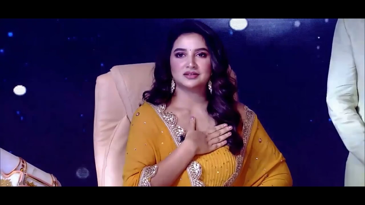 হিন্দি গানে চোখ বেঁধে নাচ কেউ না দেখলে বুঝবেন না