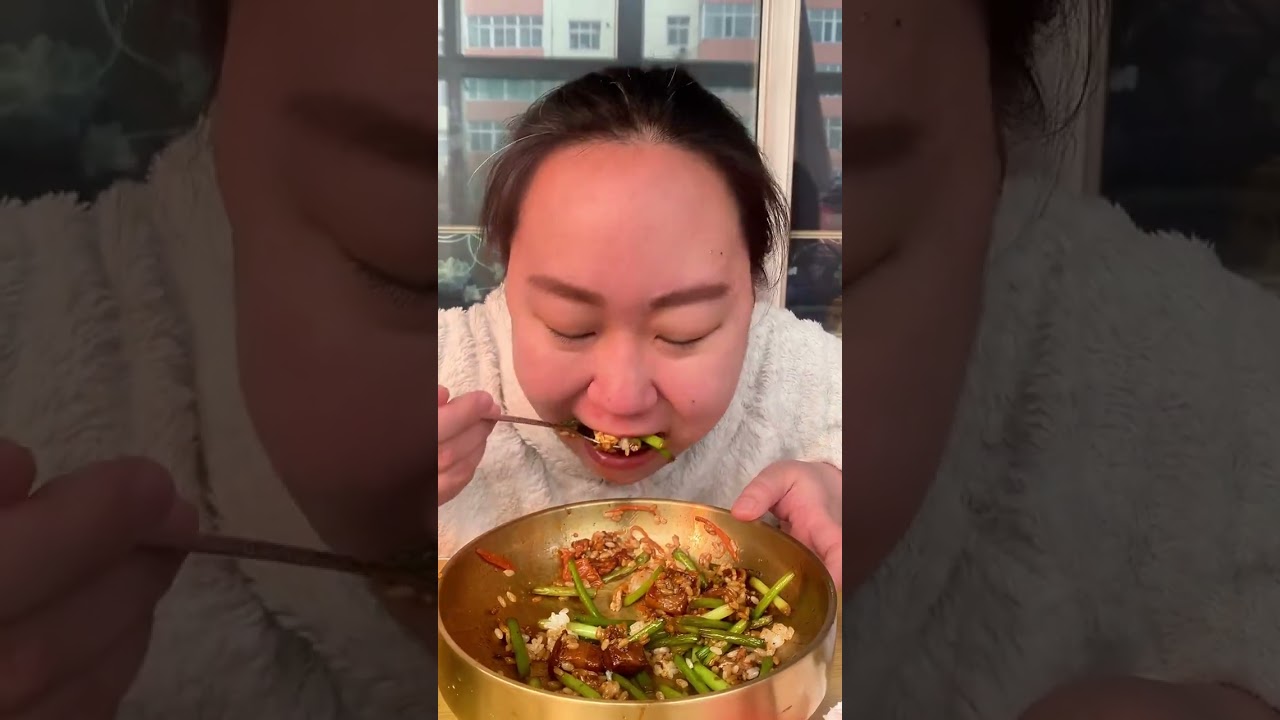 Today is the short video #Pink mouse#Turkey noodles#Steamed noodles with green