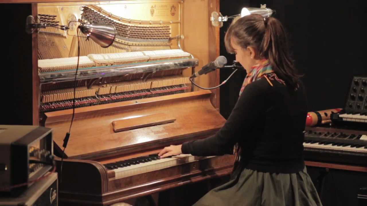 Julie & the Carjackers - Live@15A - 