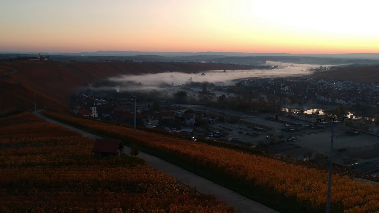 Sonnenaufgang über Escherndorf am 07.11.2020