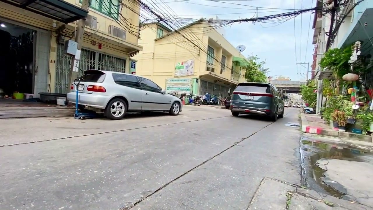 Goodyear Efficient Grip SUV  in  KIA Carnival