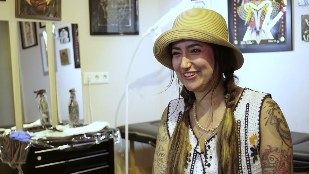 Bodine Ester opende tattooshop ’The 9 Muses’ middenin het centrum van Amsterdam | FanClub Centrum