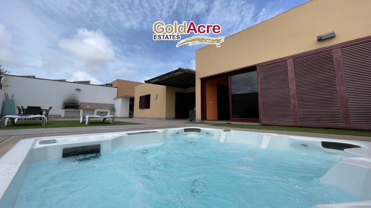 La Capellania 2 bedroom Villa with sunken Hot Tub now for sale with Goldacre estates!!