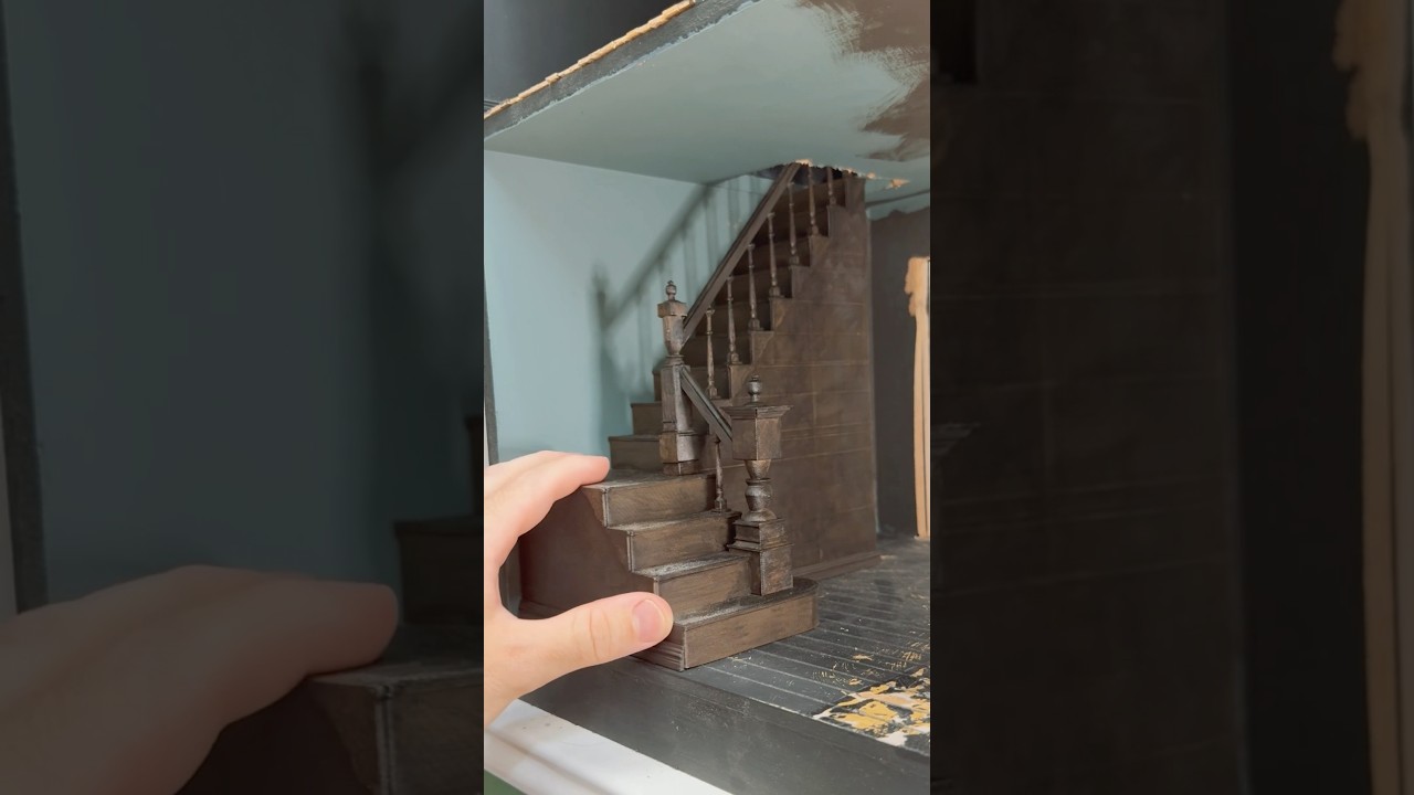 Building my dream Victorian house 🌹