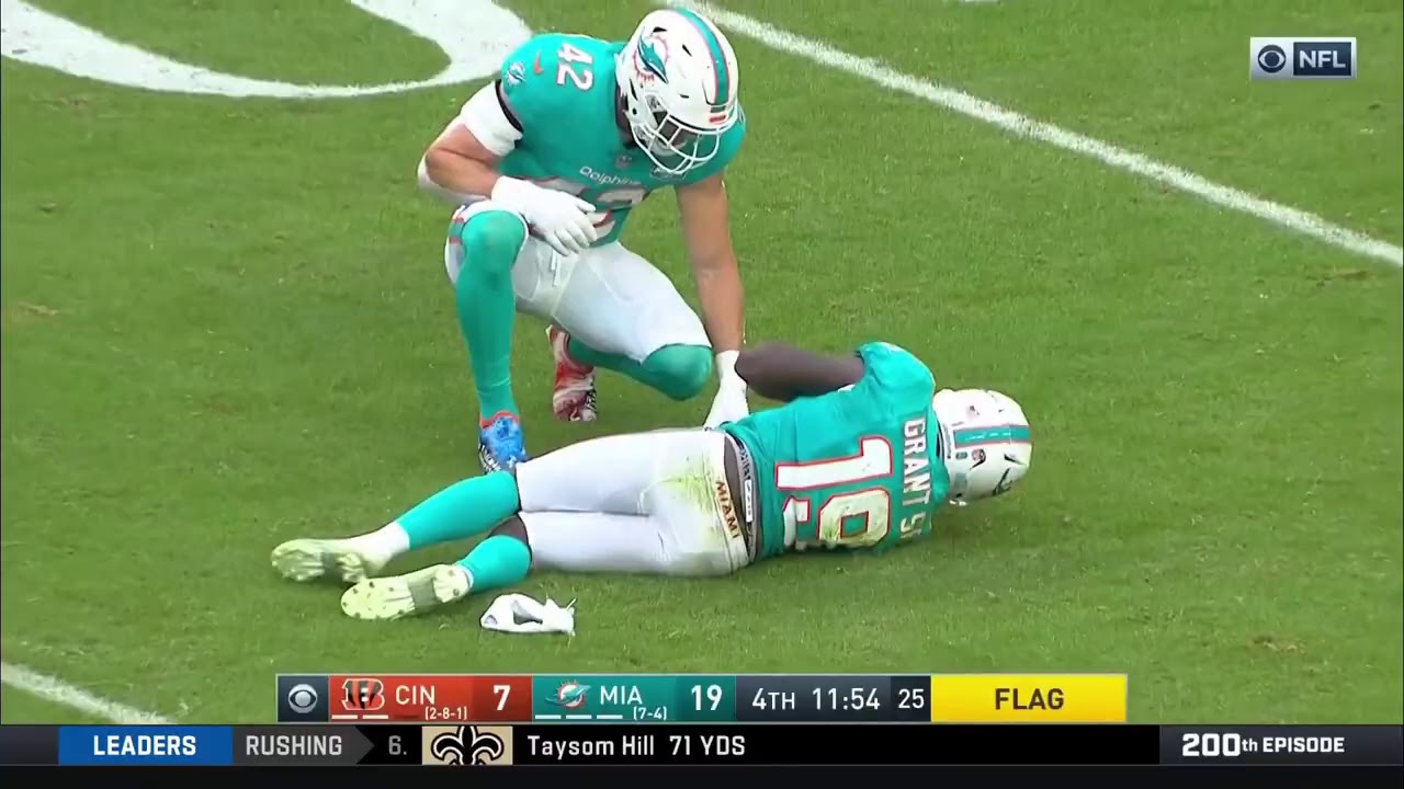 Bengals & Dolphins Benches Clear After Cheap Shot Hit on Jakeem Grant