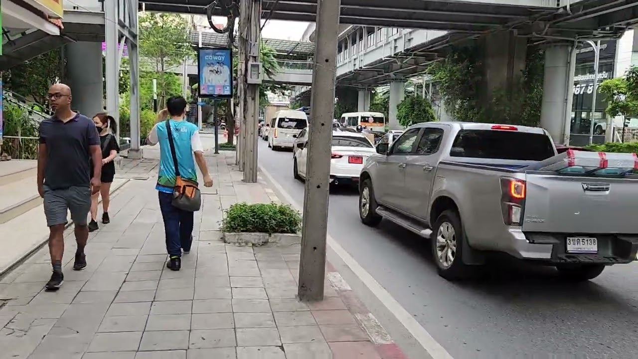 Bangkok Day Walk - BTS Punnawithi to BTS Udom Suk - Sukhumvit Road