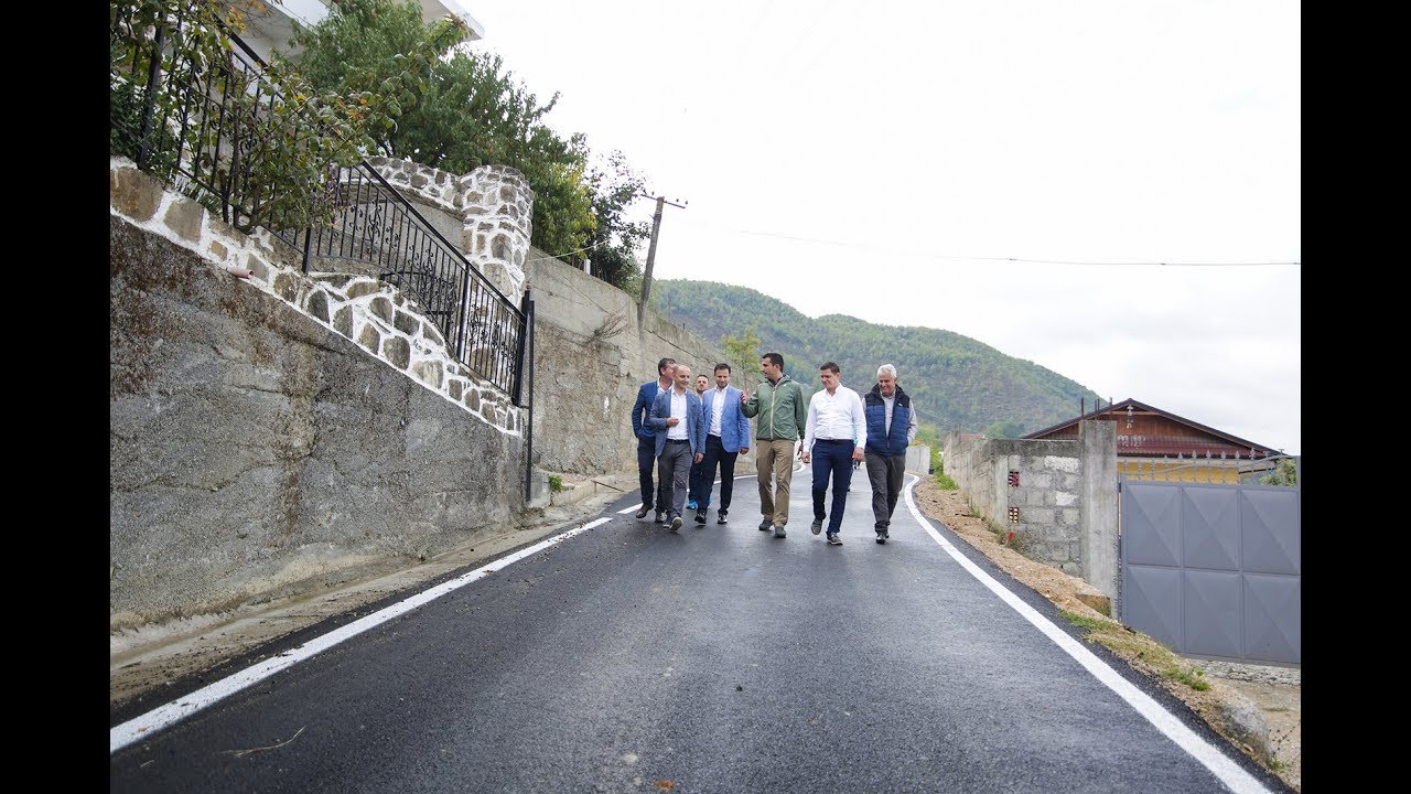 Përfundon rikonstruksioni i rrugës 