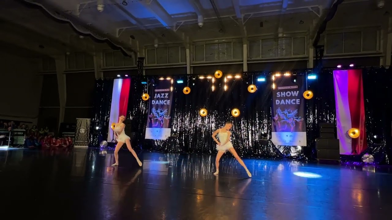 Amelia Otremba i Emilia Stol duet jazz 13-14 lat 2022
