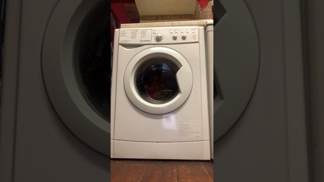 Indesit IWC 71252.  Full washing machine programme start to Finish