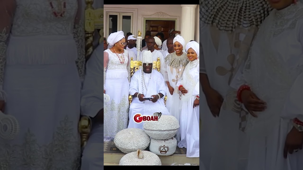 Rare Video: Ooni of Ife Poses with Beautiful Wives