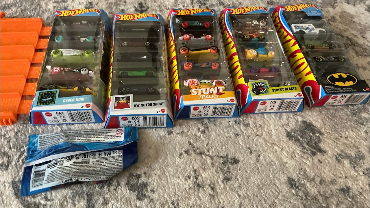 The most craziest hot ￼wheels unboxing video (￼ sorry for not doing the cyber￼ noir one)