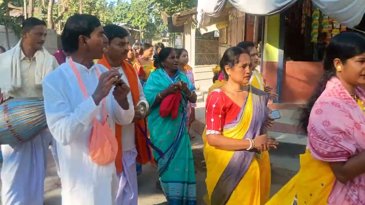 আমাদের গ্রামের নগর কীর্তন শেষের দিনে আমার সবাই মিলে কীর্তন #sannyashi পরিবার