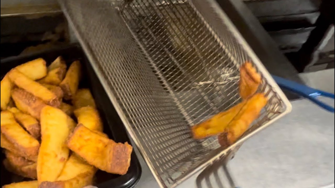 BK POV: What Working The Boards And Making Sandwiches In Burger King At Breakfast Is Like