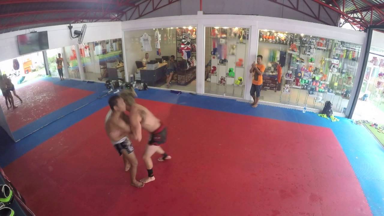 Saenchai Clinch Session