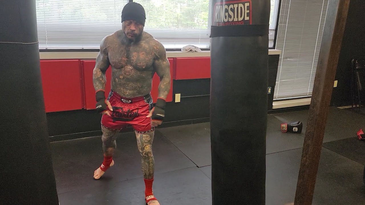 POWERFUL MUAY THAI KICKS (stop sissy kicking)