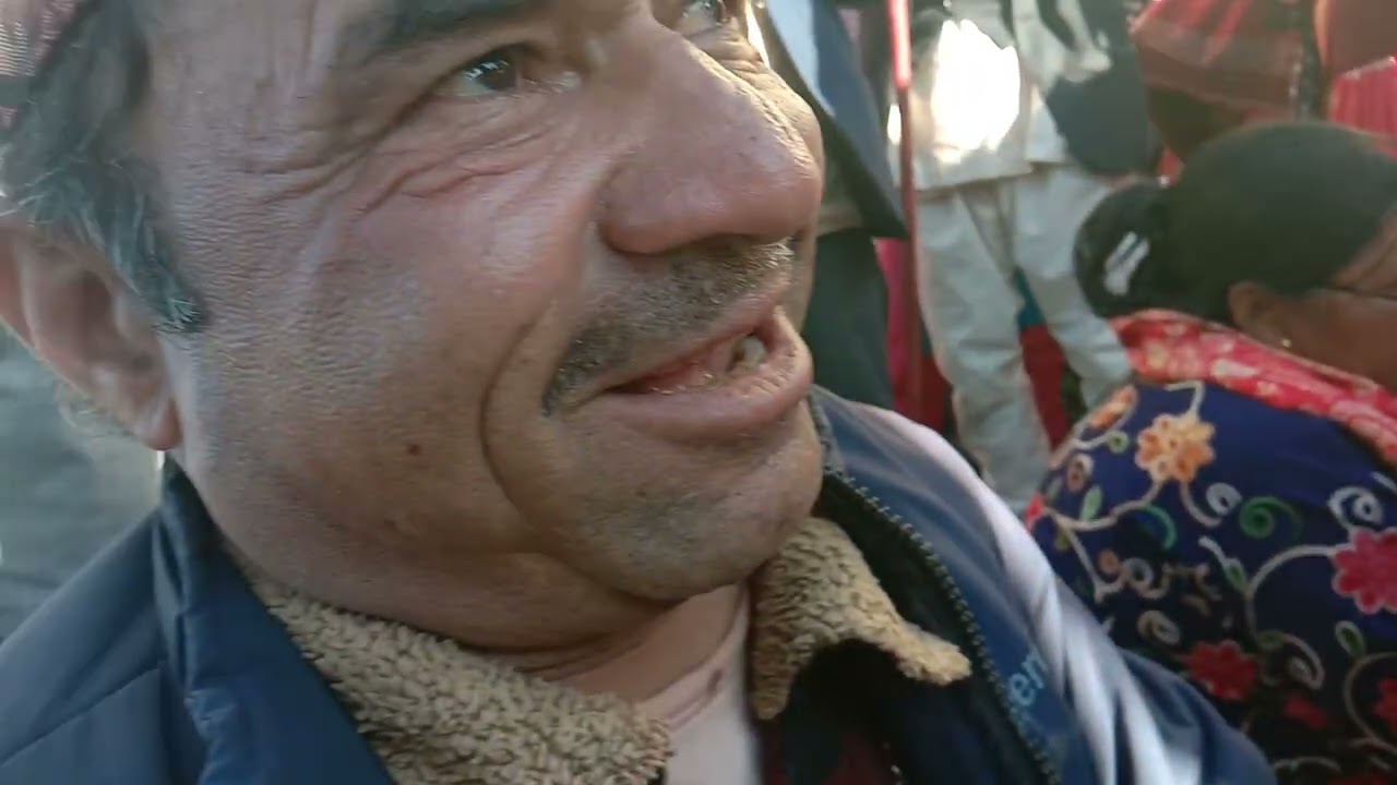 सबका मनमा साैरणि छ  मायापिरतिका काेसेलि भएका ठाडिभाका