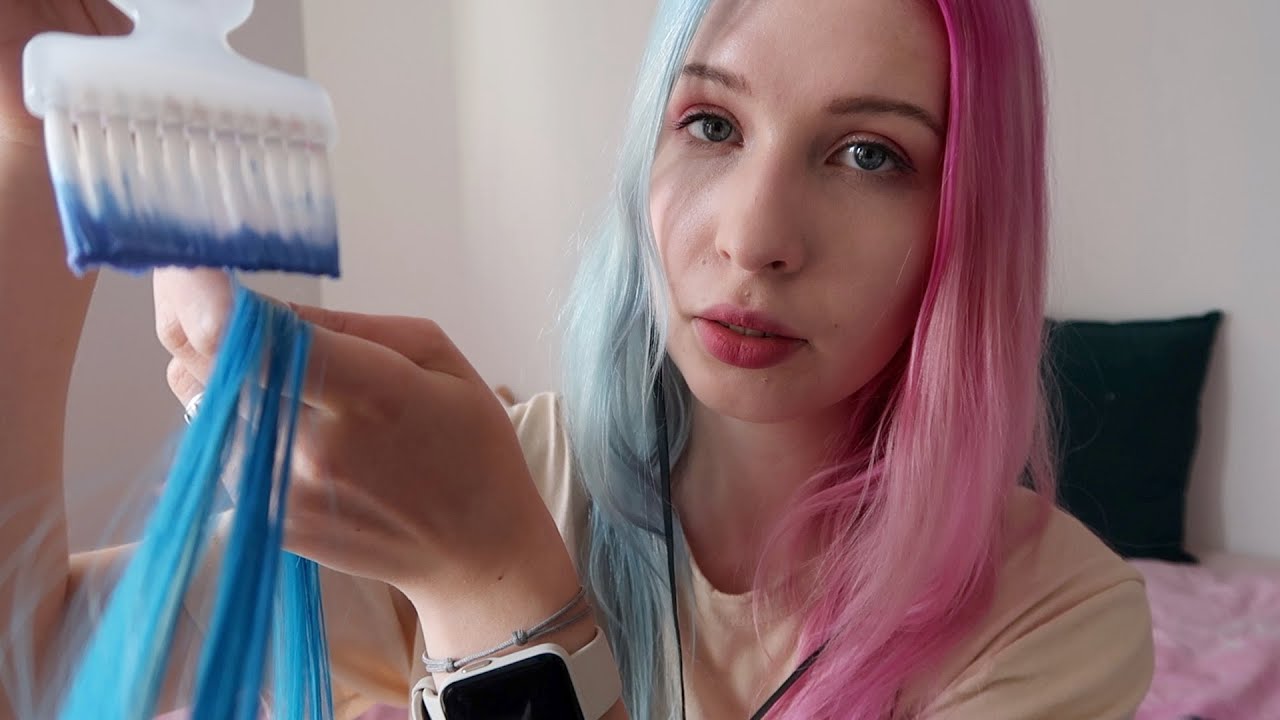 [ASMR po polsku] Koleżanka farbuje Ci włosy na niebiesko (roleplay)