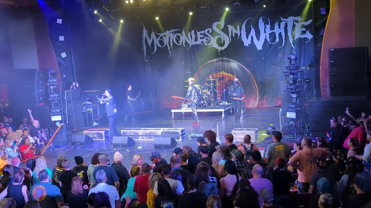 Motionless in white Theater show on Shiprocked 2023