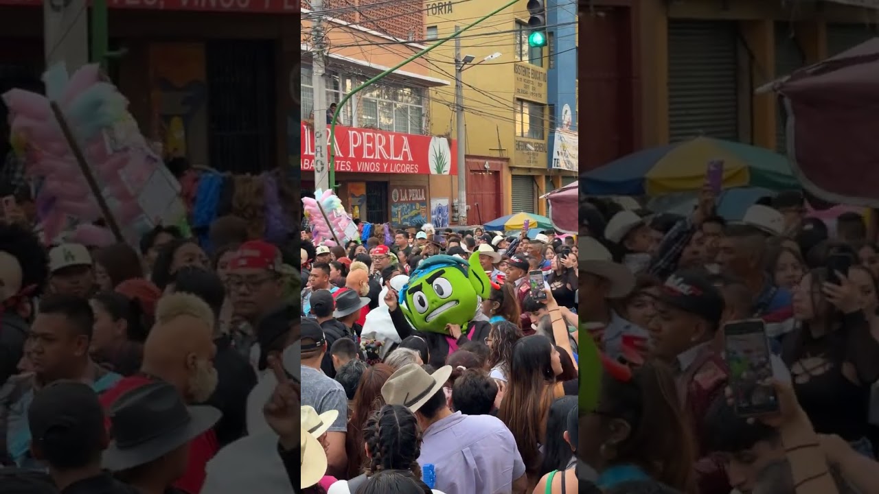 Cuadrilla de disfraces en el carnaval de los reyes La Paz 2026