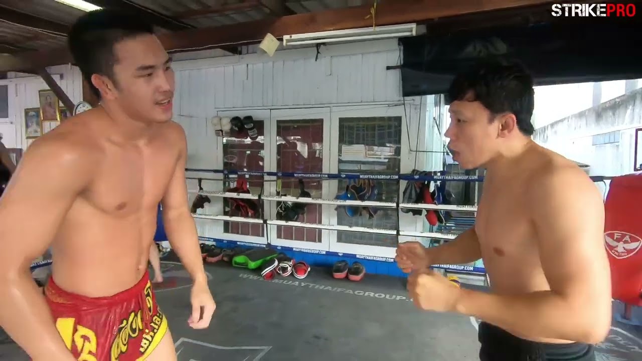 Clinch na FA Group Tailandia #muaythai