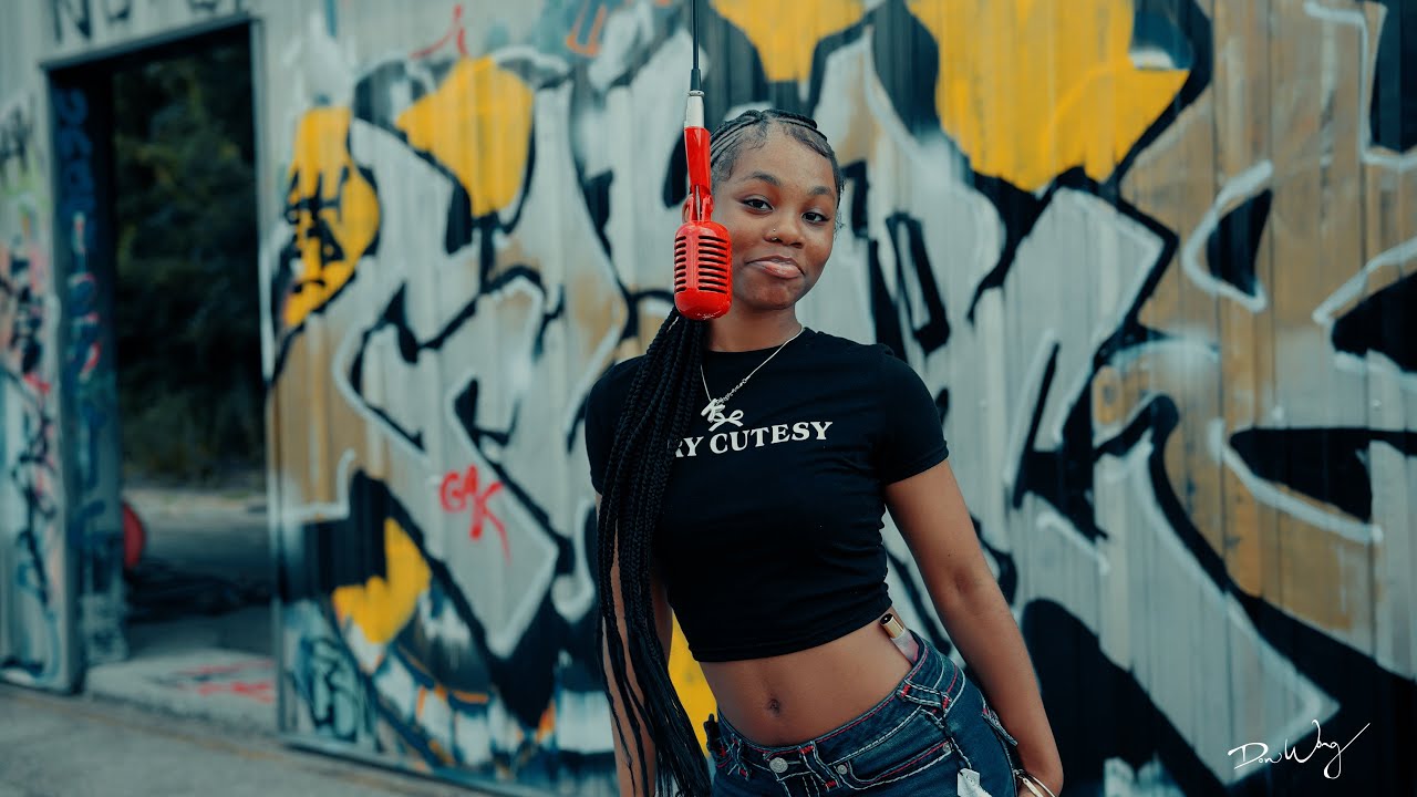 BigKeiona - We Ahtsideeee || The Red Mic District Performance || Shot by Don Wong Films