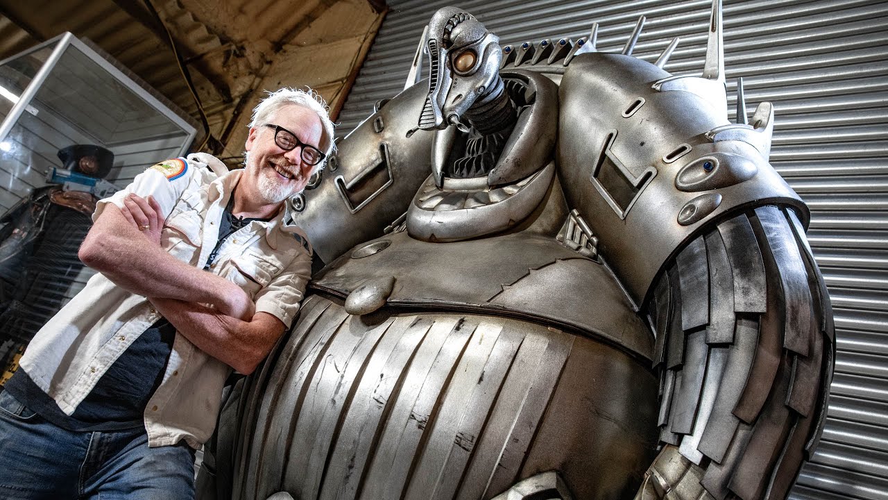 Adam Savage Meets The Fifth Element's Mondoshawan Costume!