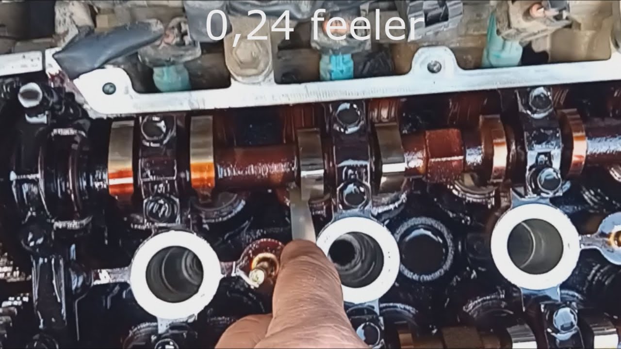 How to check valves clearance on a toyota 2SZ-FE 1.3L engine.