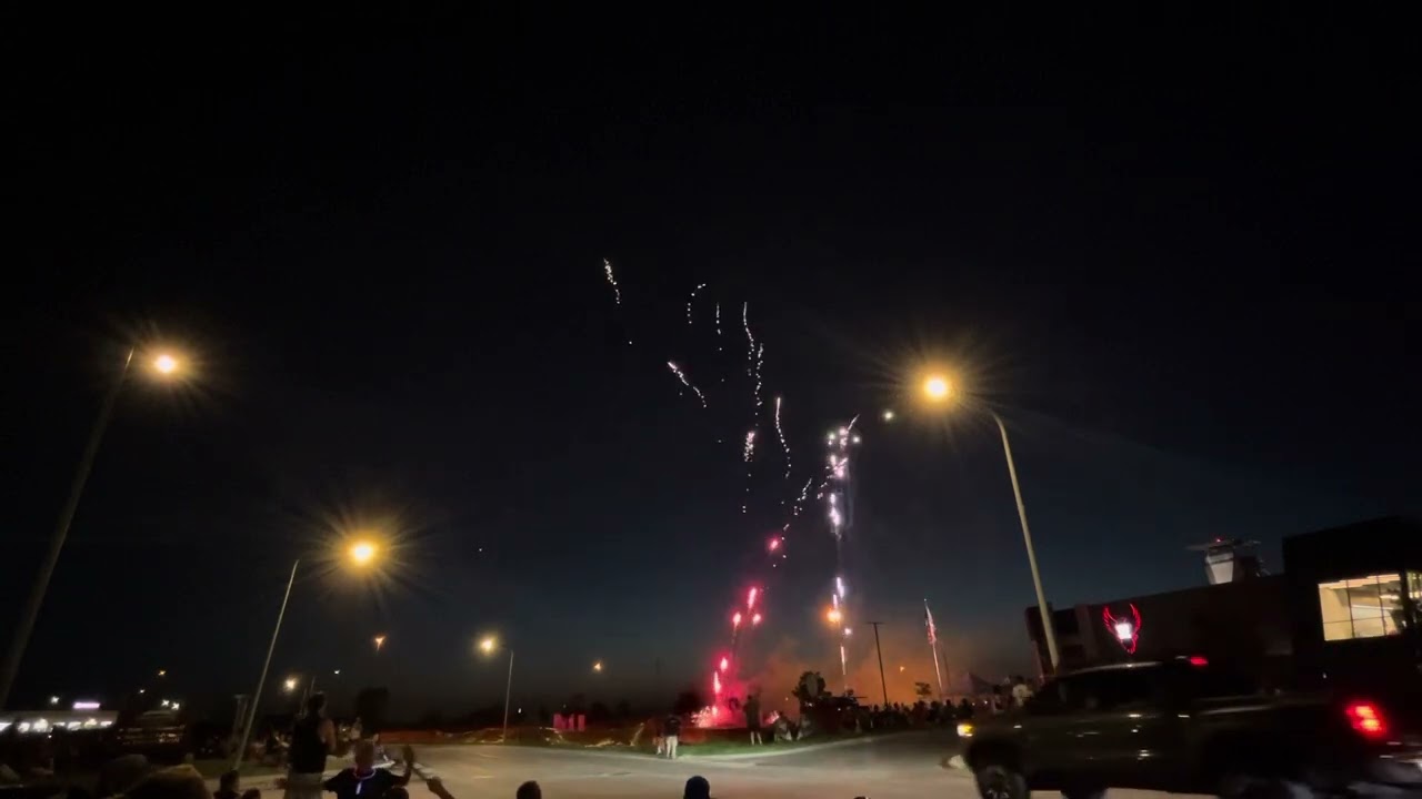Epic 2023 backyard fireworks with 3,000 salutes in finale