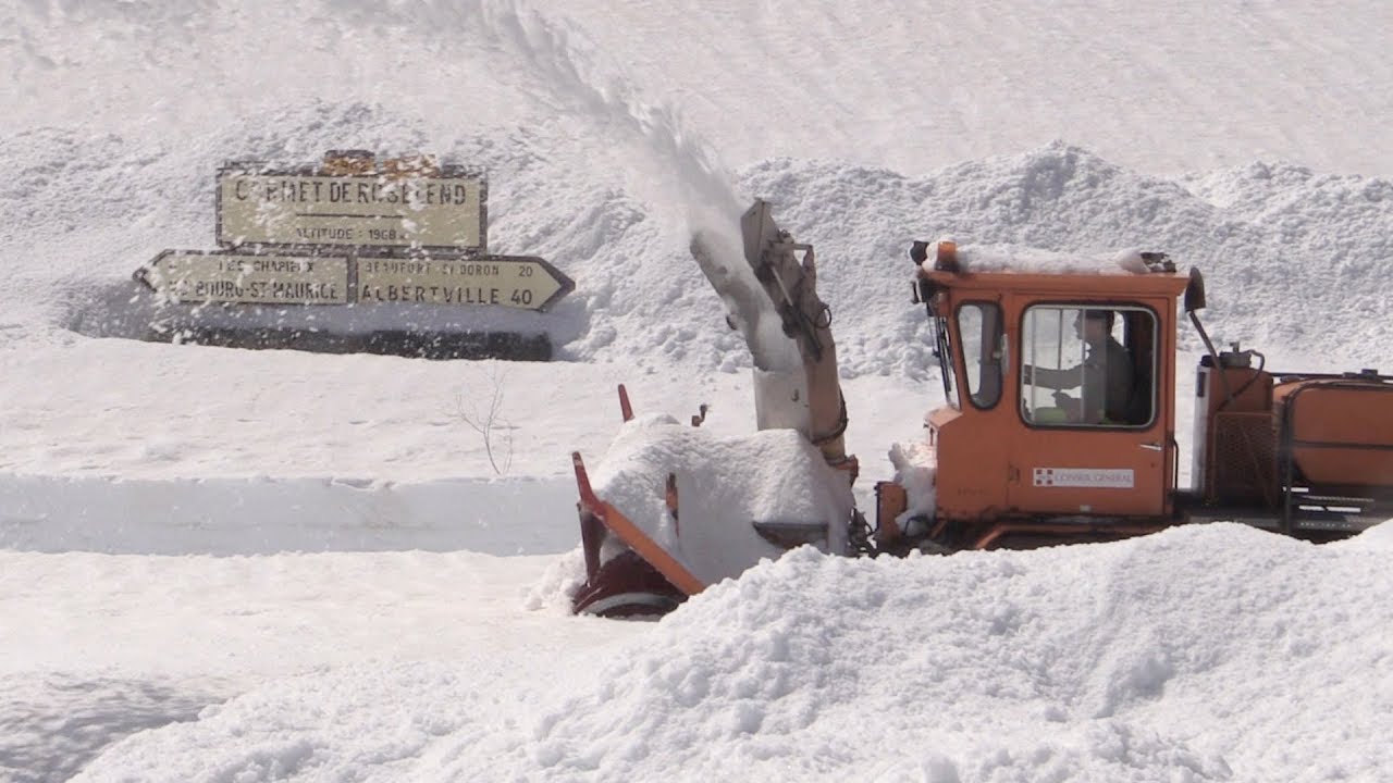 Cormet de Roselend : déneigement  en cours
