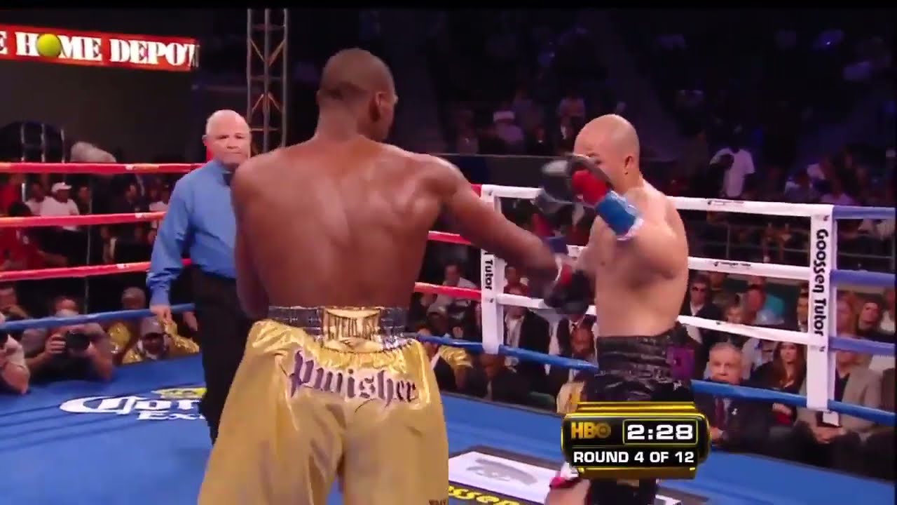Kermit Cintron dives out of the ring vs Paul Williams!