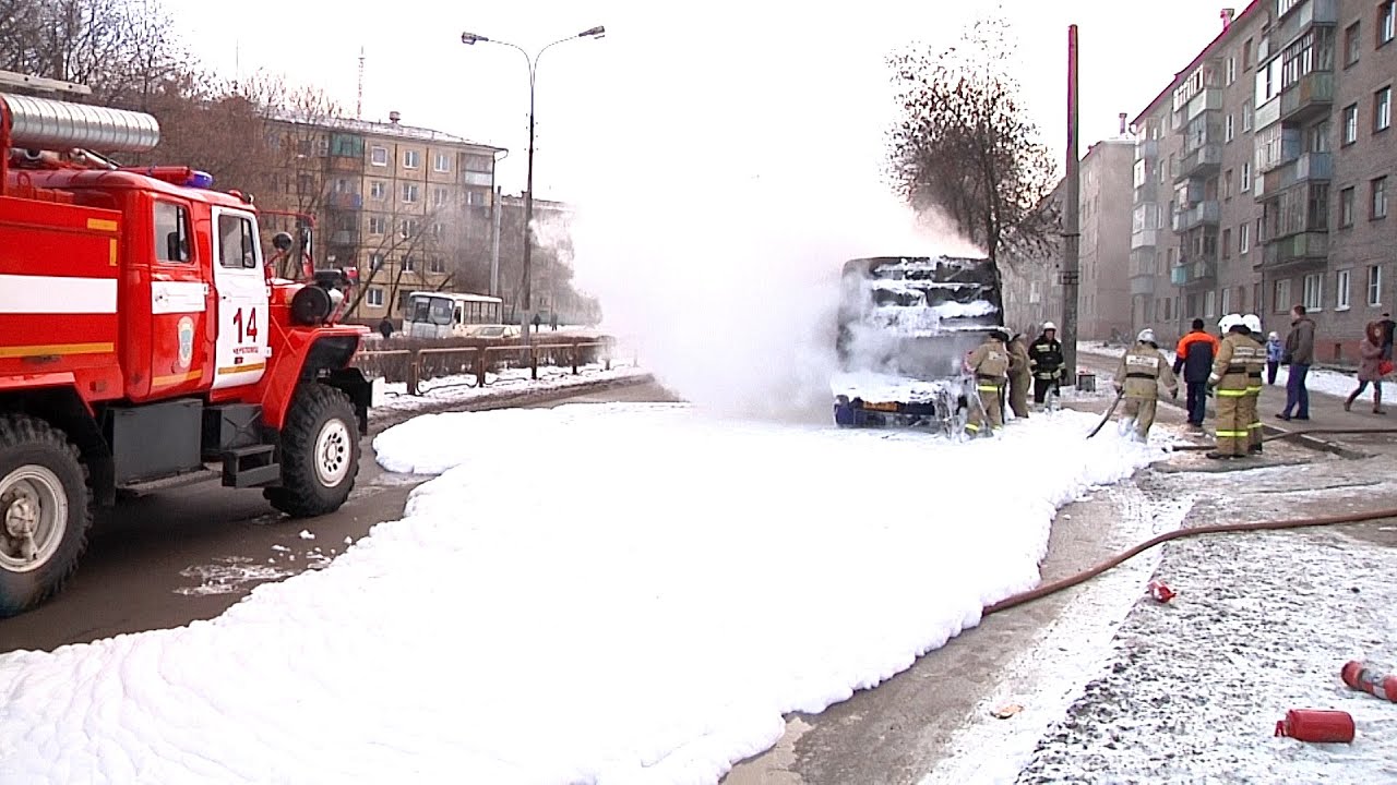 29.12.2015 Возгорание автобуса в Череповце
