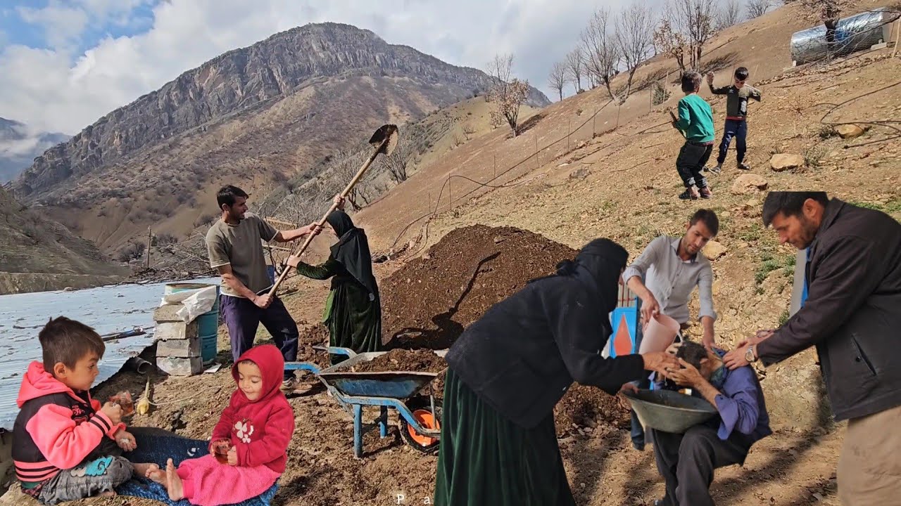 🐓Babak and Narges👩🏻‍❤️‍👨🏻 in Par Village: ⛰️🏕Rural Life and Energetic Kids!