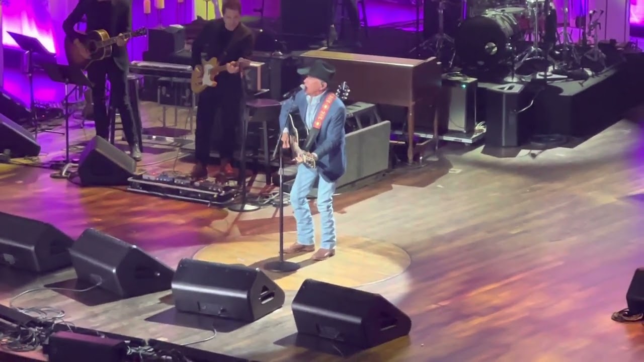 Don’t Come Home a Drinkin’ - George Strait - Grand Ole Opry House - October 30, 2022