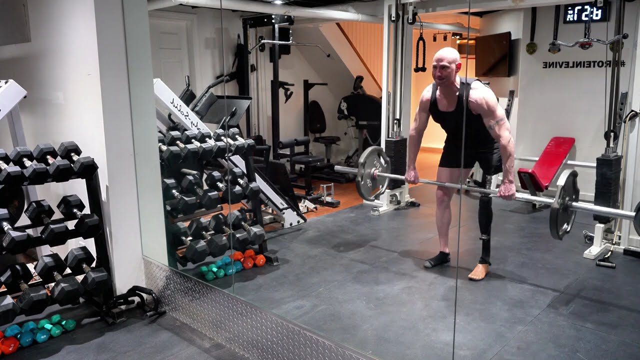 Back Workout Part 1: Wide Grip Pulldowns, Rows & Mind-Muscle Connection)