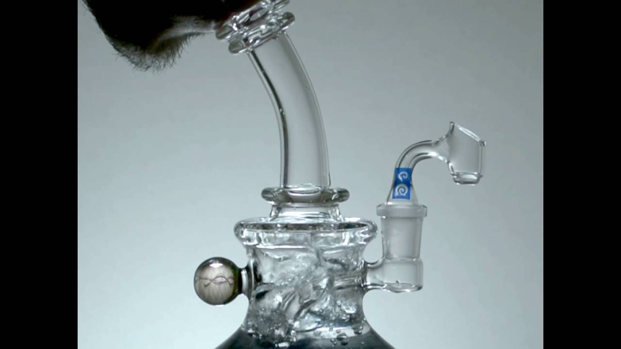 Halley Martin Glass - Green &lsquo;n&rsquo; Purple Wig Wag Banger Hanger Function