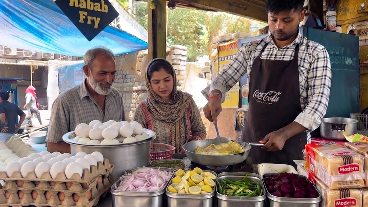 Omelette making recipe at the street of India | Indian street food | Food ASMR