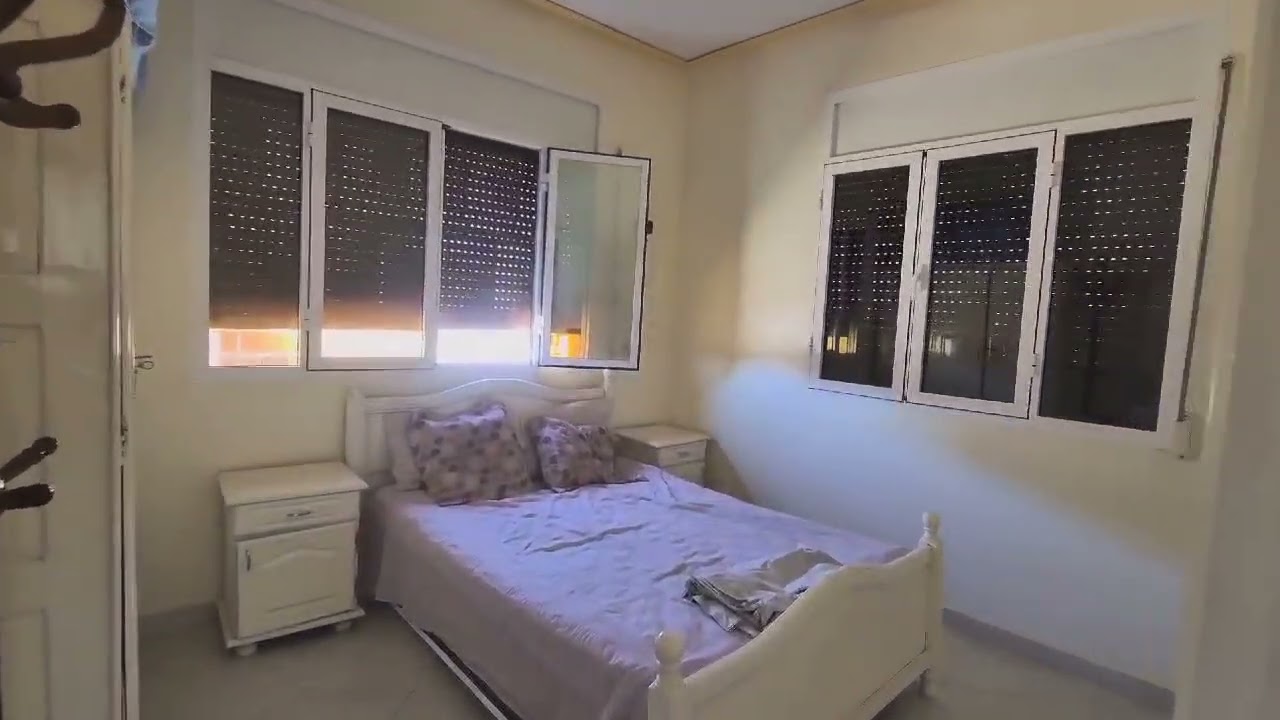 Villa 3 niveaux 3 Appartements isolé idéal pour investissement locatif :0663431694