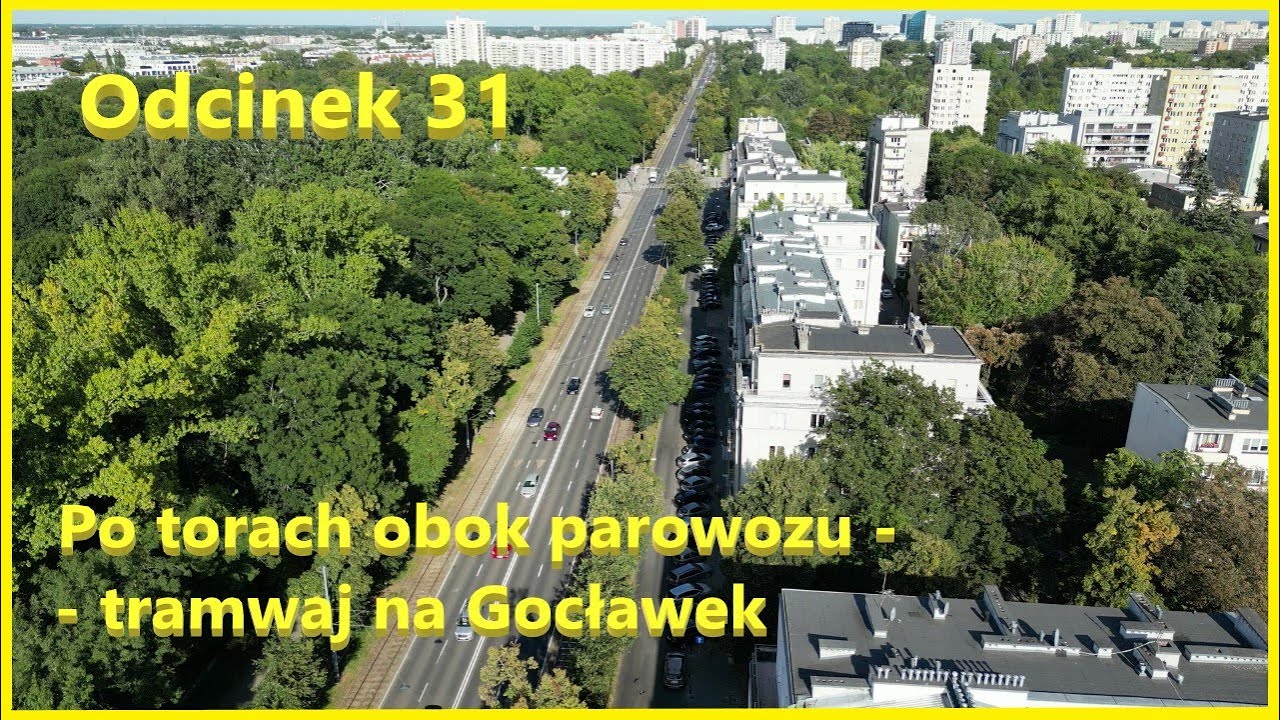 Po torach obok parowozu - tramwaj na Gocławek