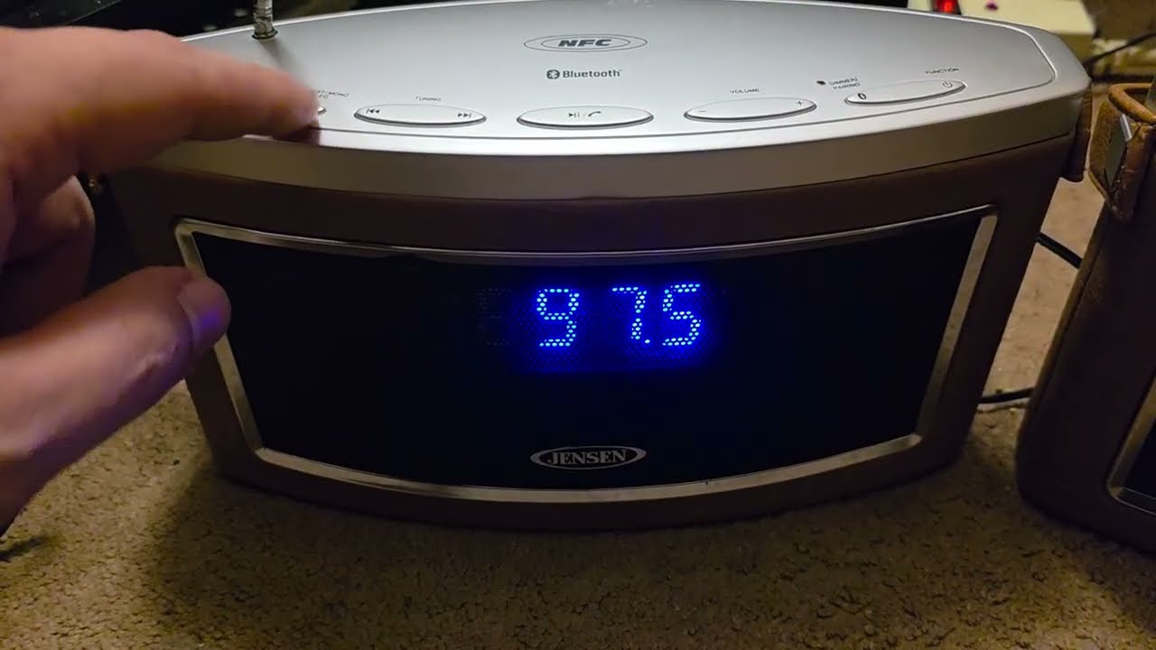 Jensen SMPS-725 Bluetooth speaker