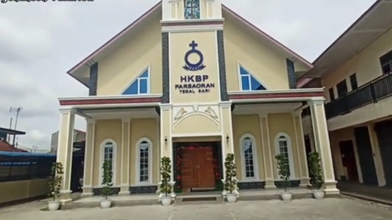 KABAR MEDAN: GEREJA HKBP PARSAORAN TEGALSARI. 3 PEREMPUAN SUARA MANTAP. #news