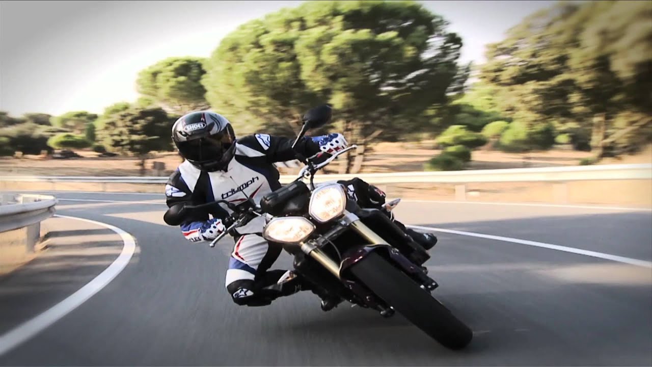 Official video Street Triple & R 2011