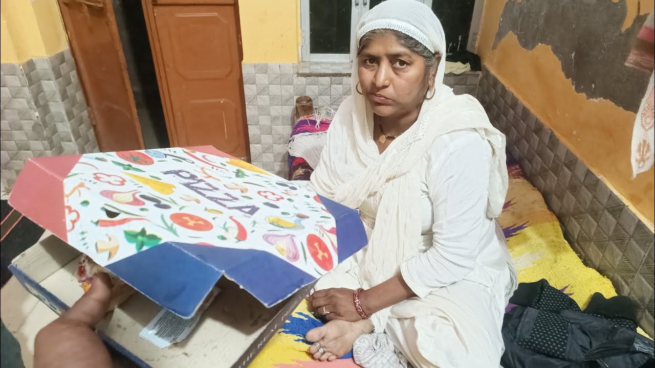 Mom reaction 😡ll first time try pizza 