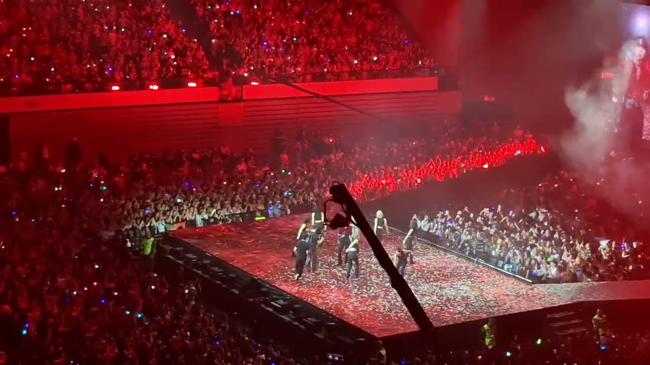 ZEROBASEONE Yujin x Taemin - Move | MUSIC BANK in Lisbon 2025
