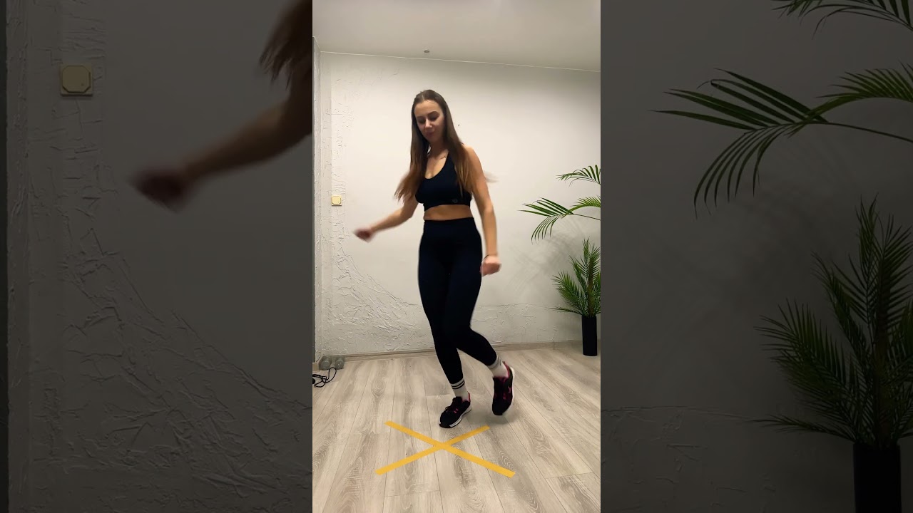 Polly Pocket and Soccer kick SHUFFLE DANCE #shuffledance #cuttingshapes #shuffledancetutorial
