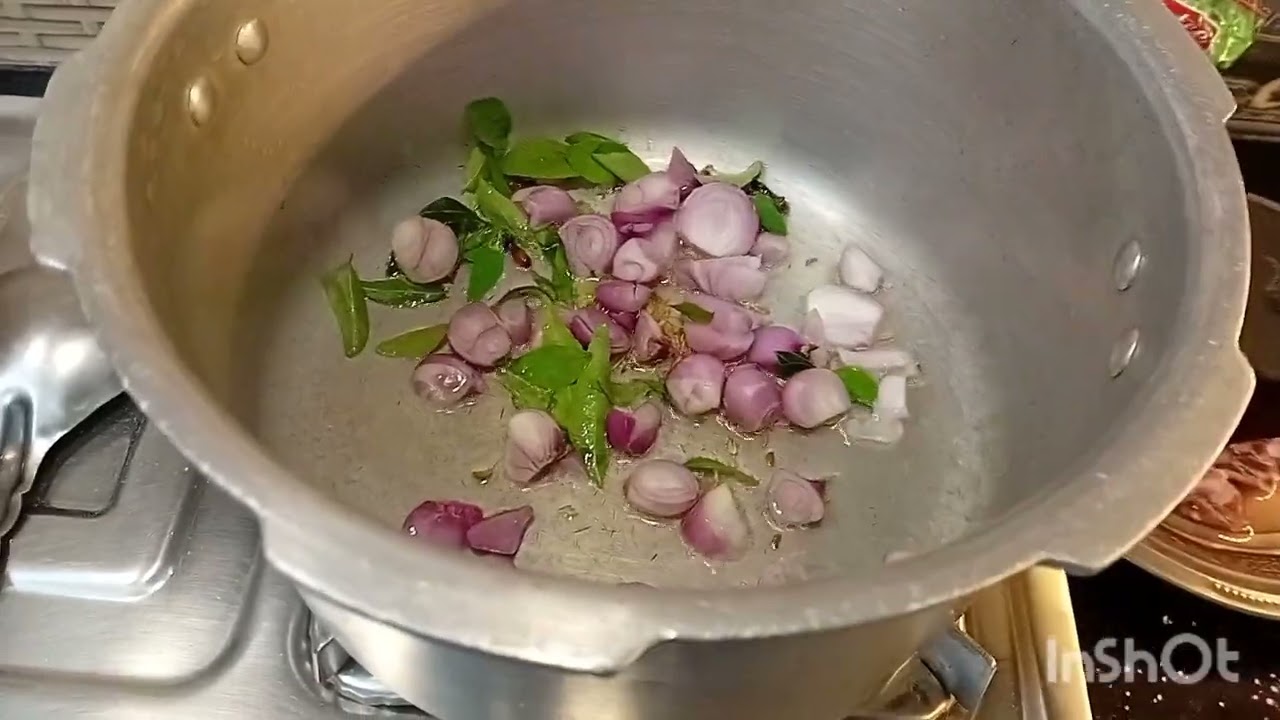 ஈஸியா மட்டன் கொழம்பு வைப்பது எப்படி? 🌼👍🫰💢easy matton kolambu vaipathu eppadi? #viralvideo 