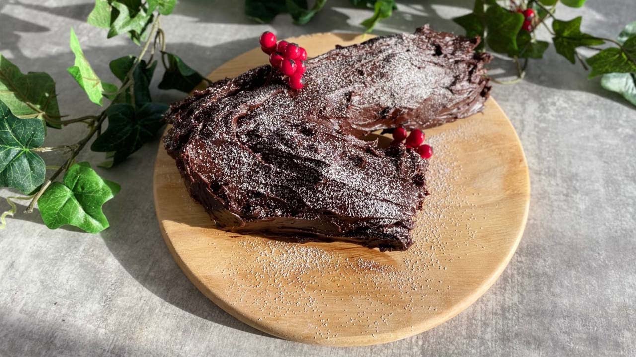 SALTED CARAMEL YULE LOG! CHRISTMAS RECIPES 2020