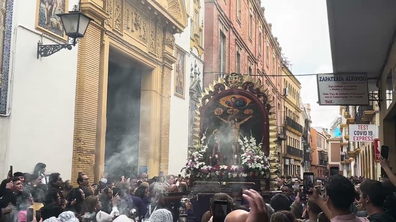 Salida del Señor de los Milagros de Sevilla || #peru