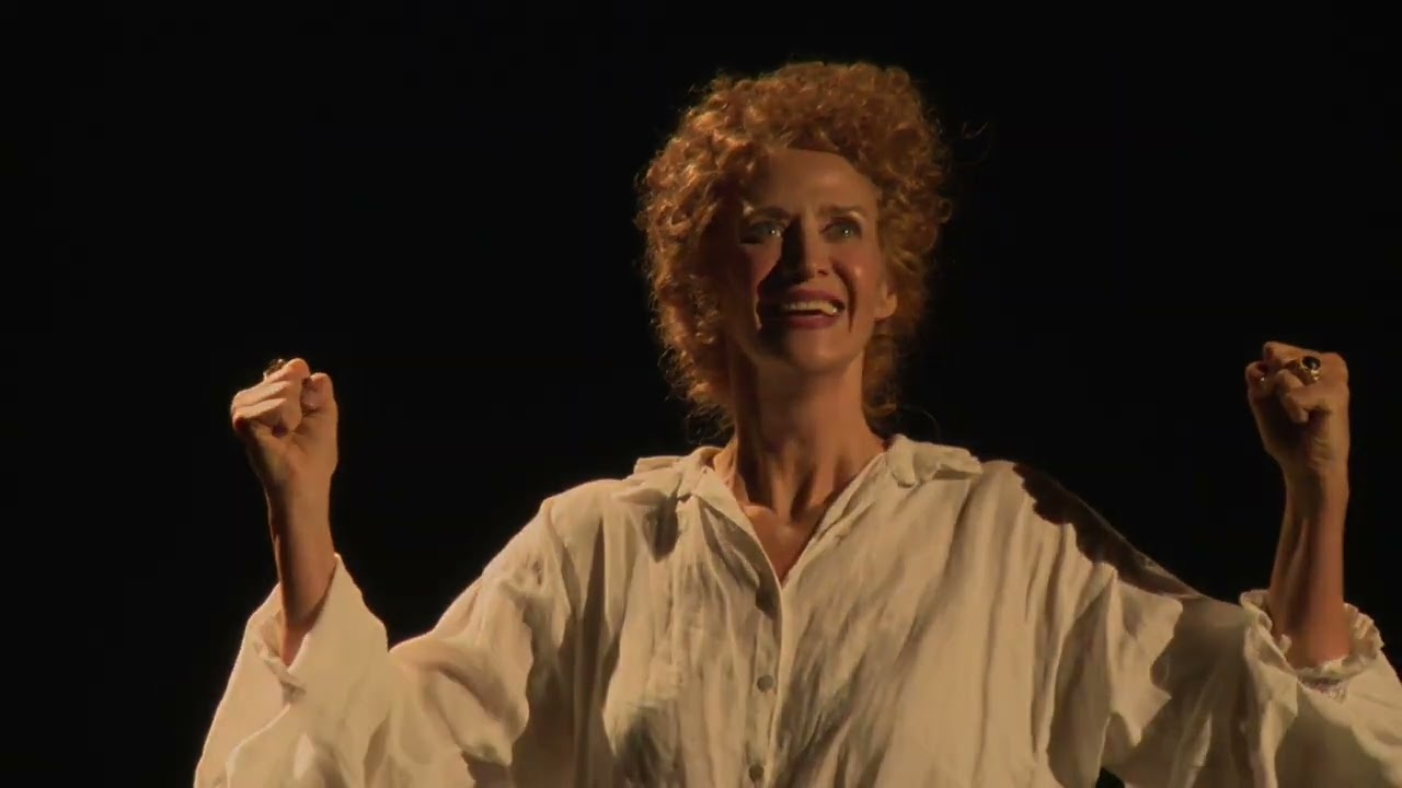 Highlights of Janet McTeer & Company in BERNHARDT/HAMLET on Broadway!