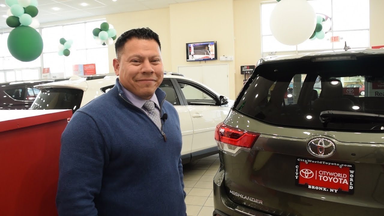 2018 Toyota Highlander en Espanol en City World Toyota | Bronx, New York